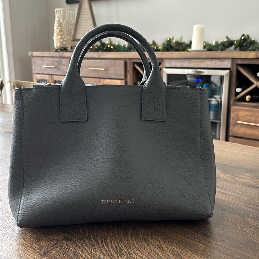 Beautiful, buttery soft leather Teddy Blake satchel